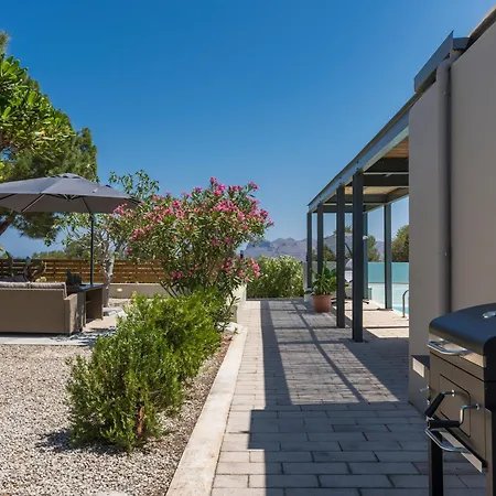 Natura Hill I Sea View *